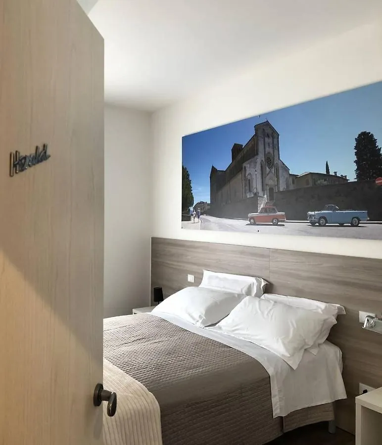 Garage con camere Pieve di Soligo Italia